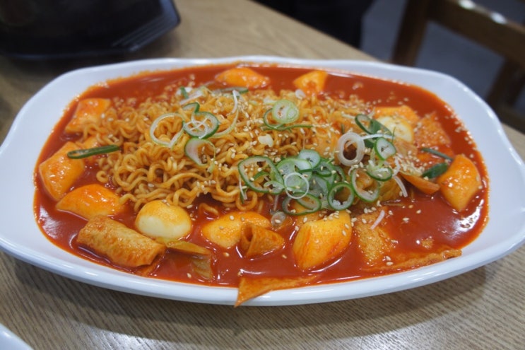 왕순이 주먹밥 김밥 이미지