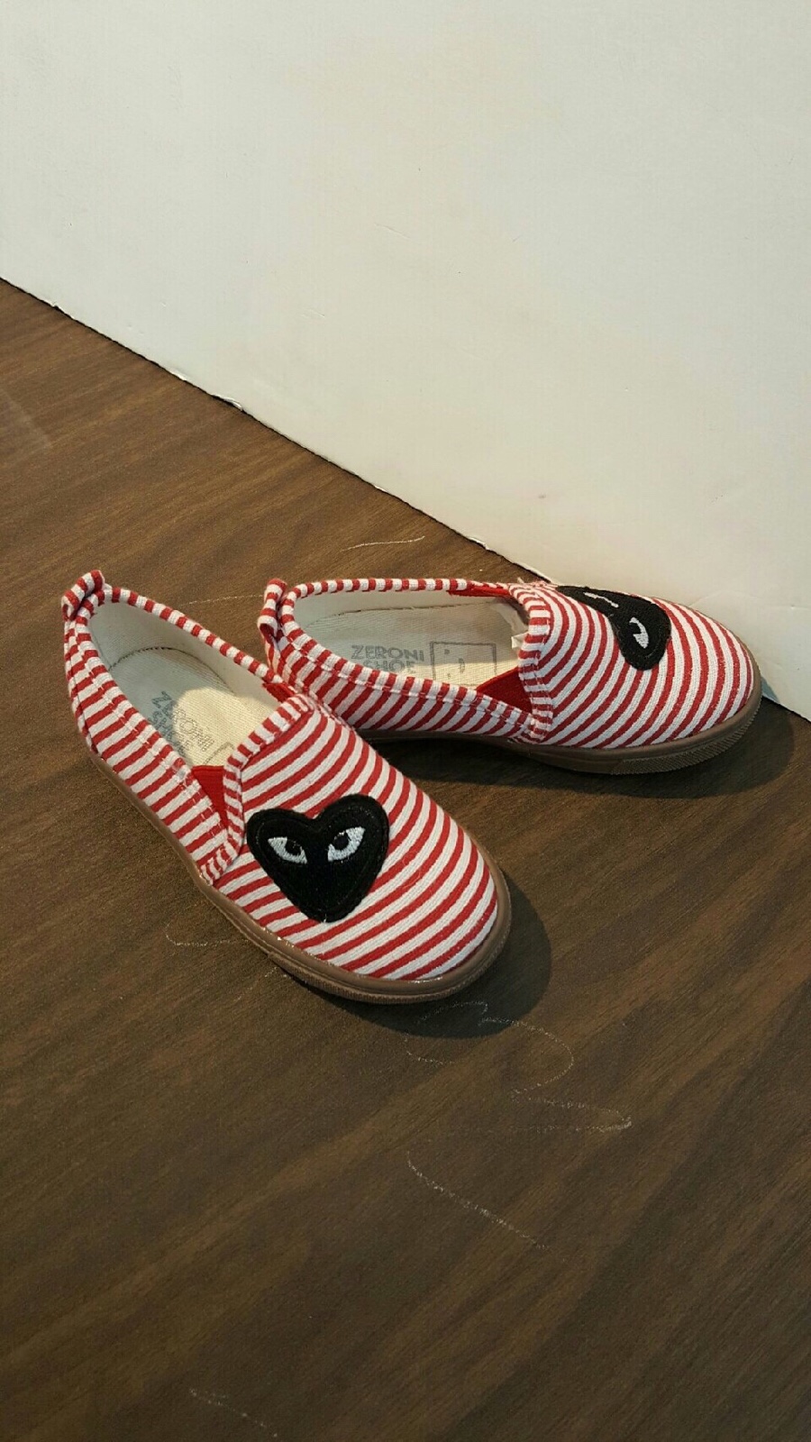 빼꼼슈즈 이미지