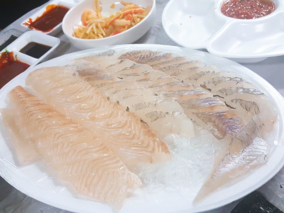 광어두마리15000원 이미지