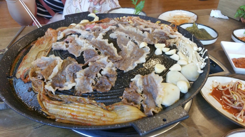 백초묵은지삼겹살 이미지