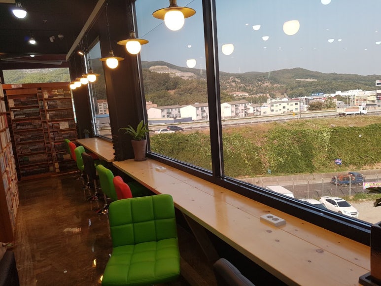 쉬어가는북카페 이미지