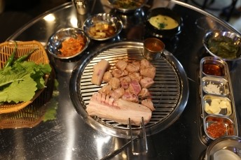모메든식당 이미지