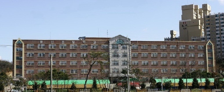 용신초등학교 이미지