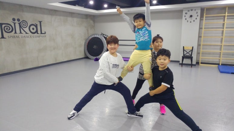 스파이럴댄스학원 이미지