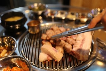 모메든식당 이미지