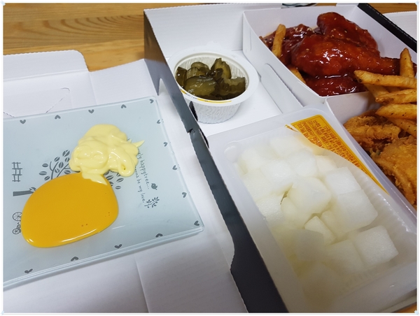 또래오래치킨피자 이미지