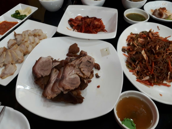 으뜸왕족발 이미지