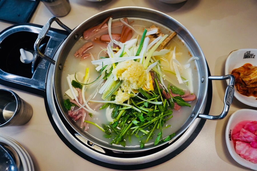 충성부대찌개 이미지