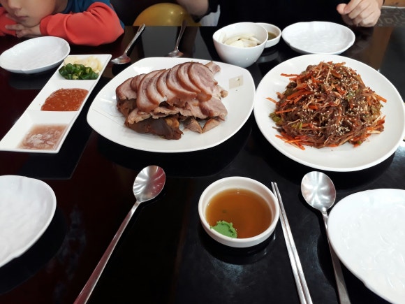 으뜸왕족발 이미지