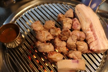 모메든식당 이미지