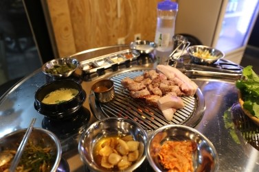 모메든식당 이미지