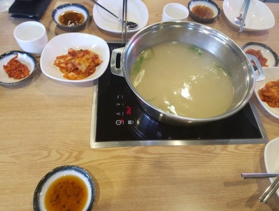 고석환만두전골 이미지