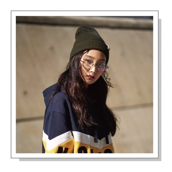 카페 안경 이미지