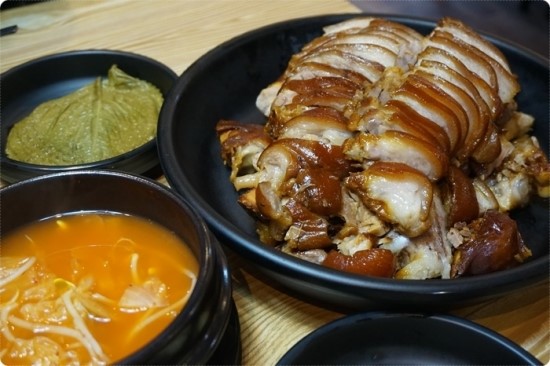 한입족발 이미지