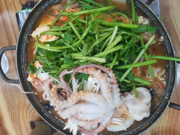 옹골찬아구동태해물찜탕 이미지