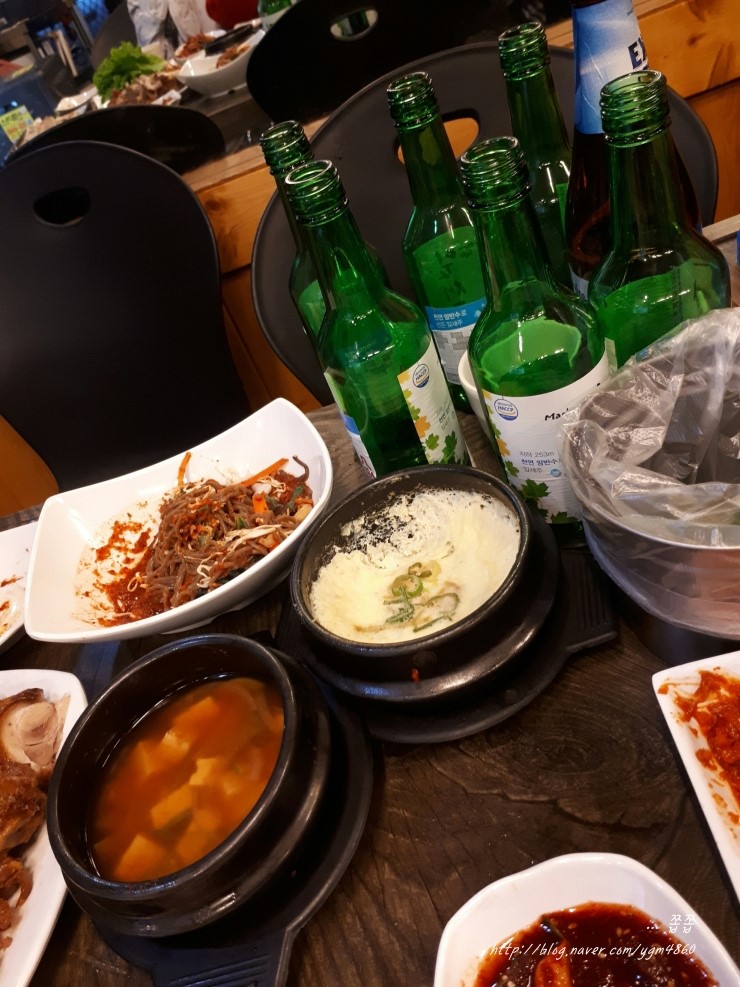 명품웃거리왕족발 이미지