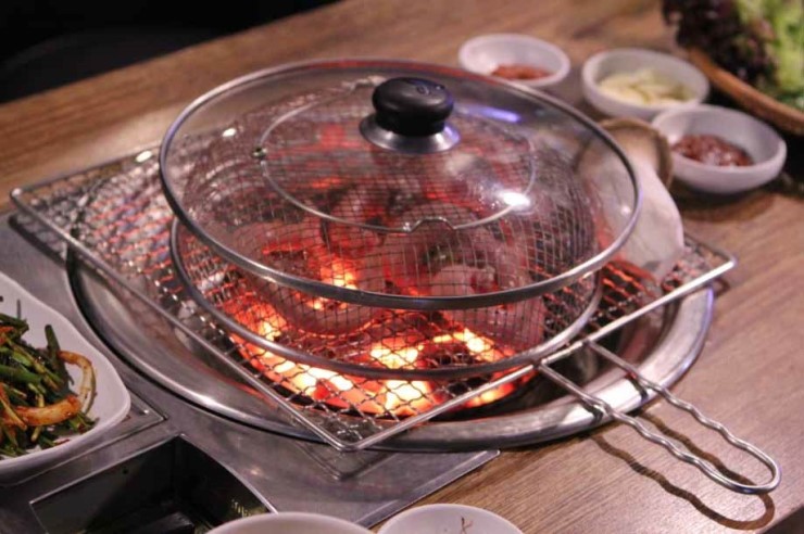 황소숯불꼼장어 이미지