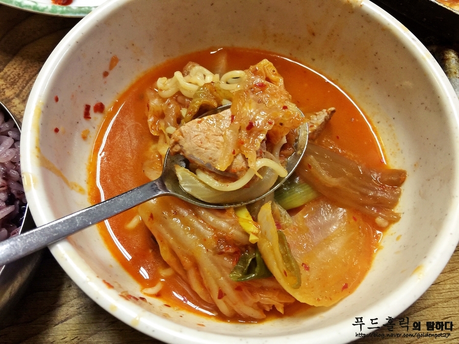 현진 김치찌개 이미지