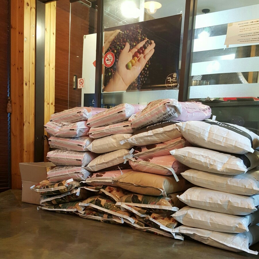 커피볶는다락방 이미지