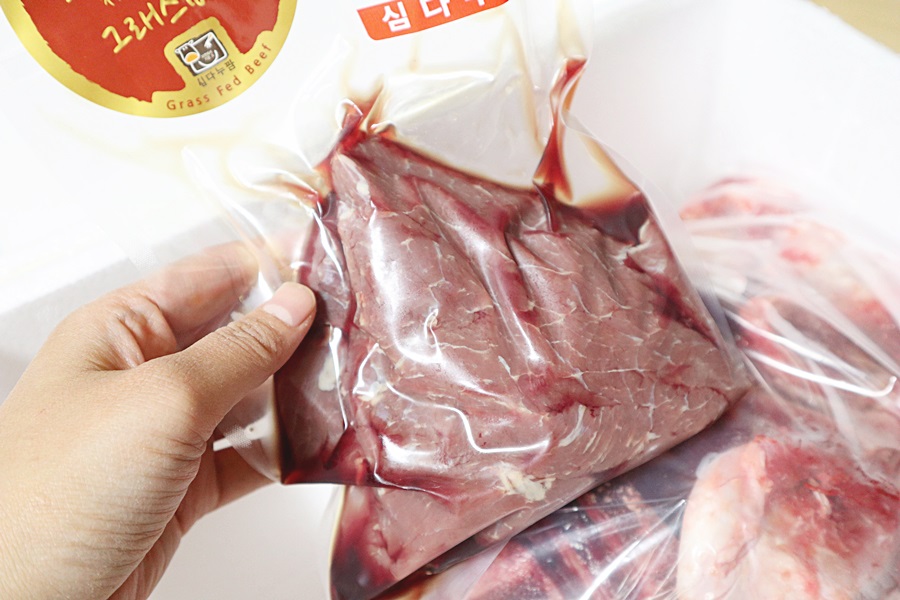 심다누 그래스 비프 이미지