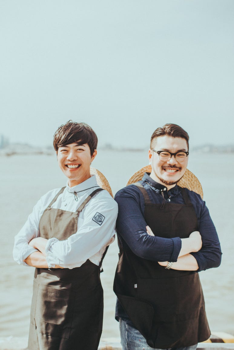 브라더새우장장담그는청년들 이미지