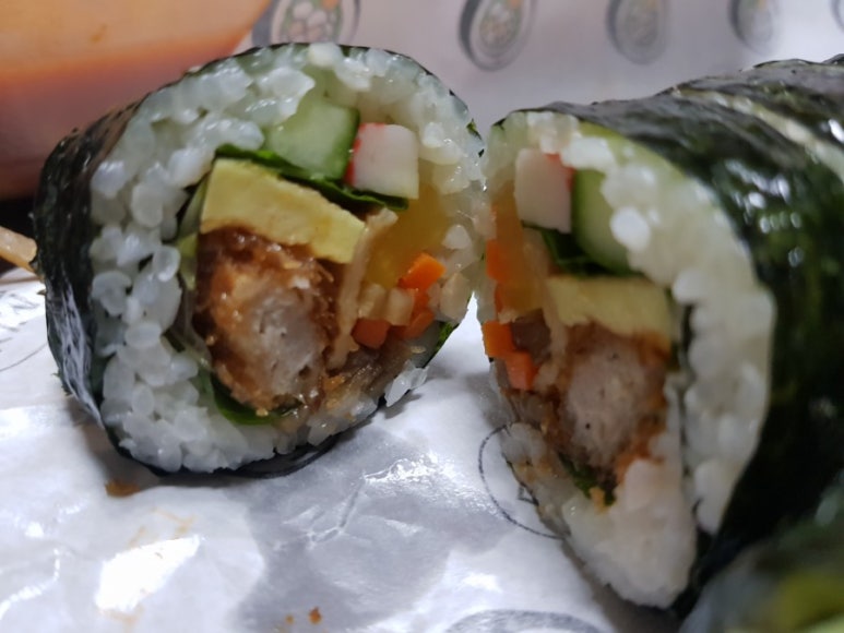 까망김밥 이미지