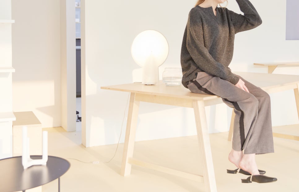 어크로스더테이블 이미지