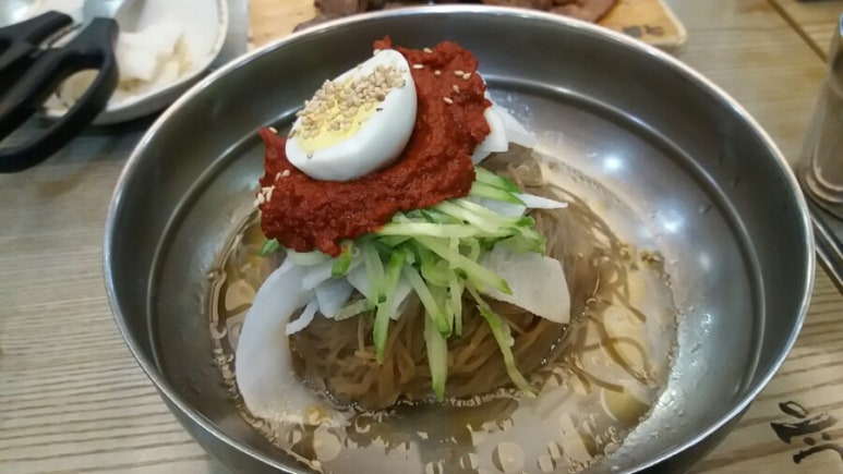 육쌈냉면 이미지