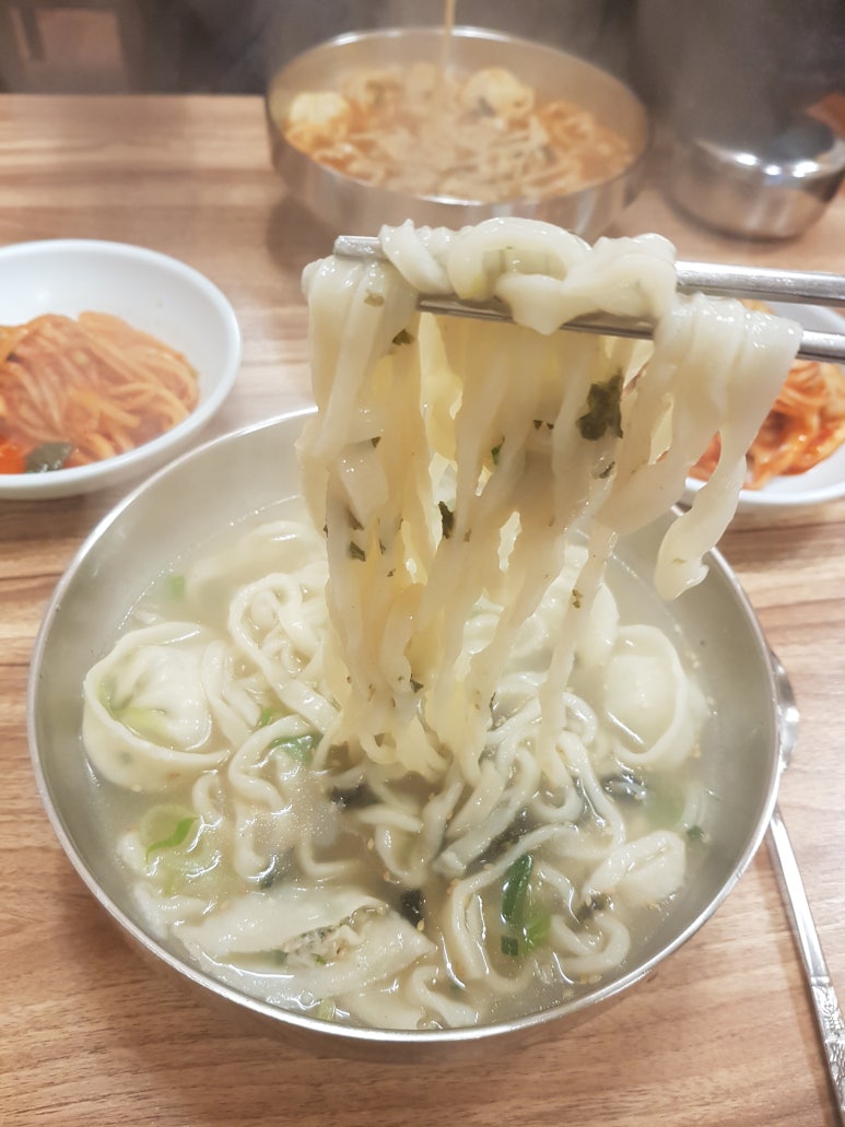 장터칼국수 이미지
