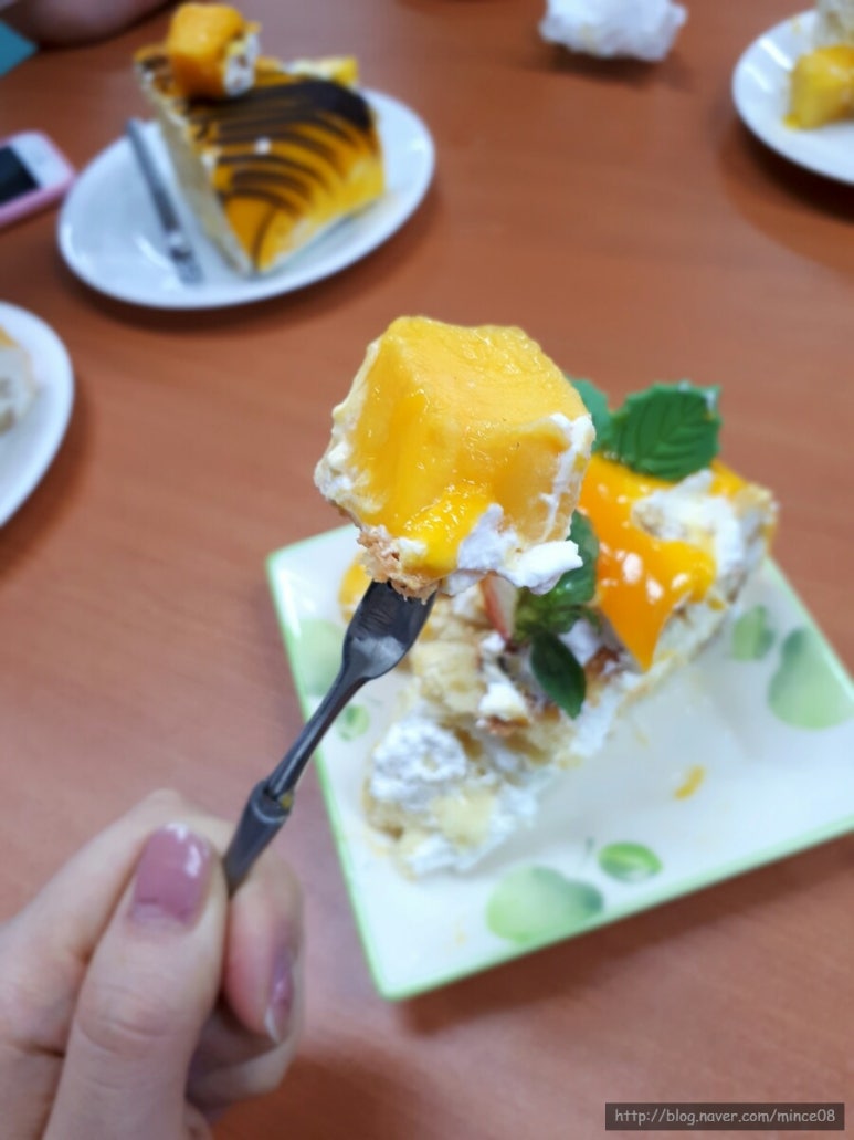 브레드앤킨포크 이미지