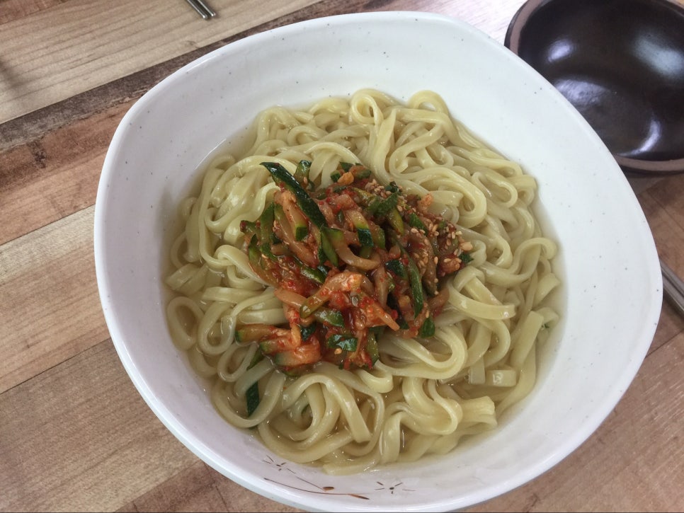 호로록건진국수 이미지