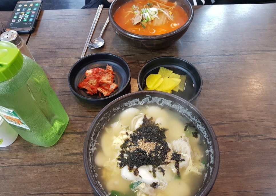 국수랑지짐이랑 이미지