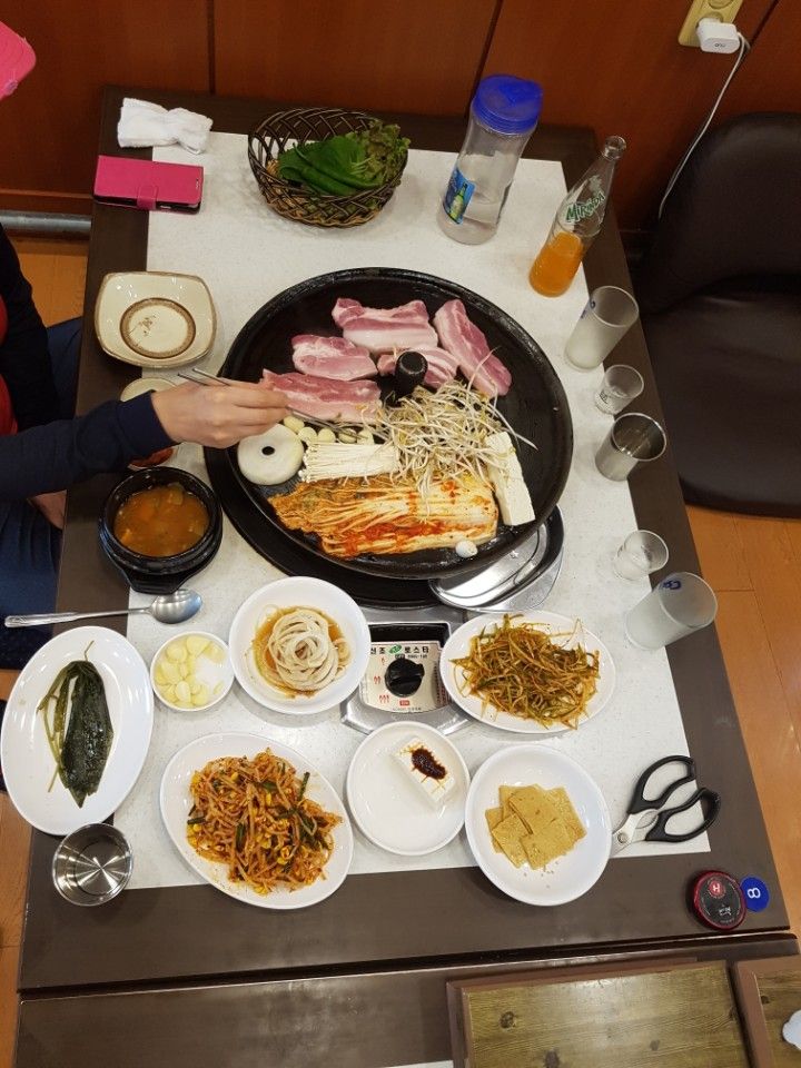 시골솥뚜껑삼겹살 이미지