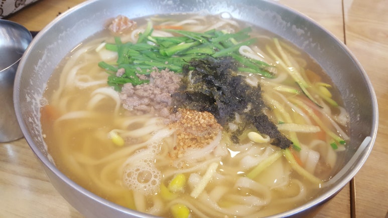 팔복손칼국수 이미지