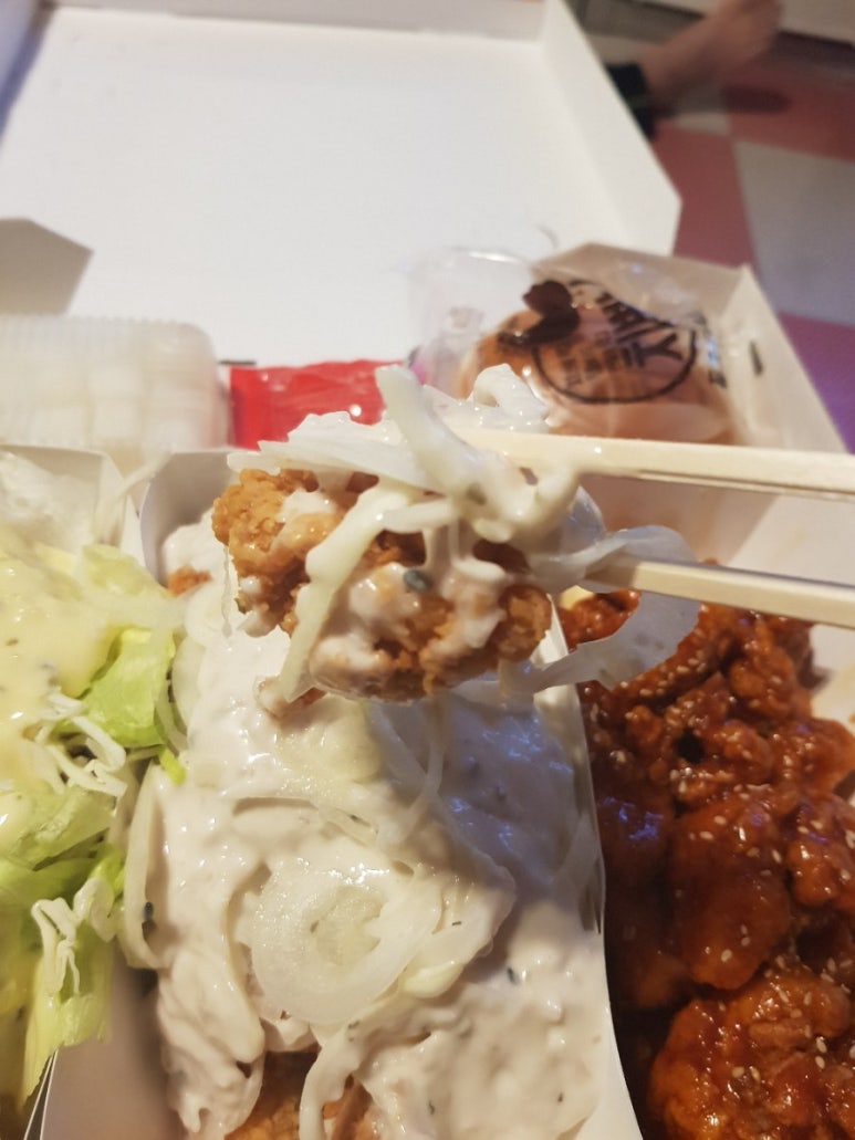 투존치킨 이미지
