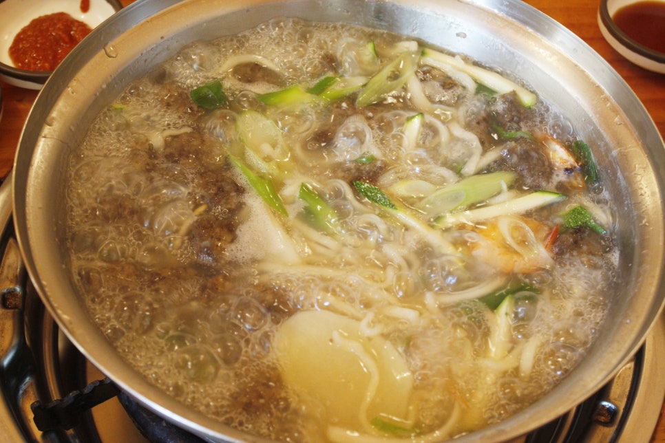 옹심이칼국수 이미지