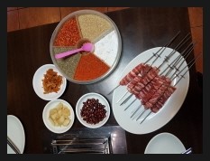 용팔이 양꼬치 이미지