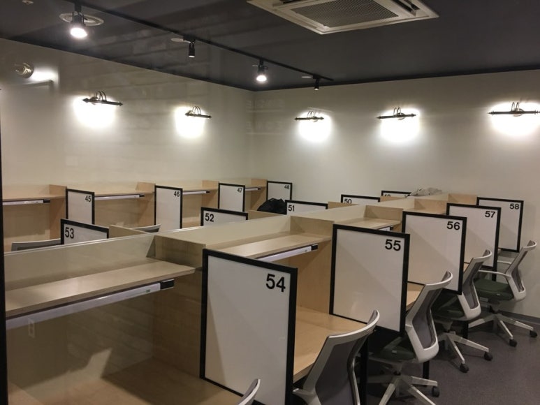 수어반트리독서실 이미지