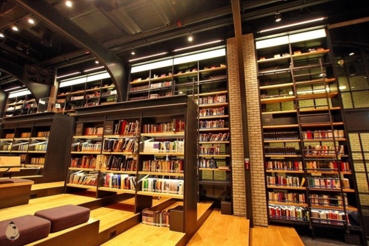 명동서적 이미지