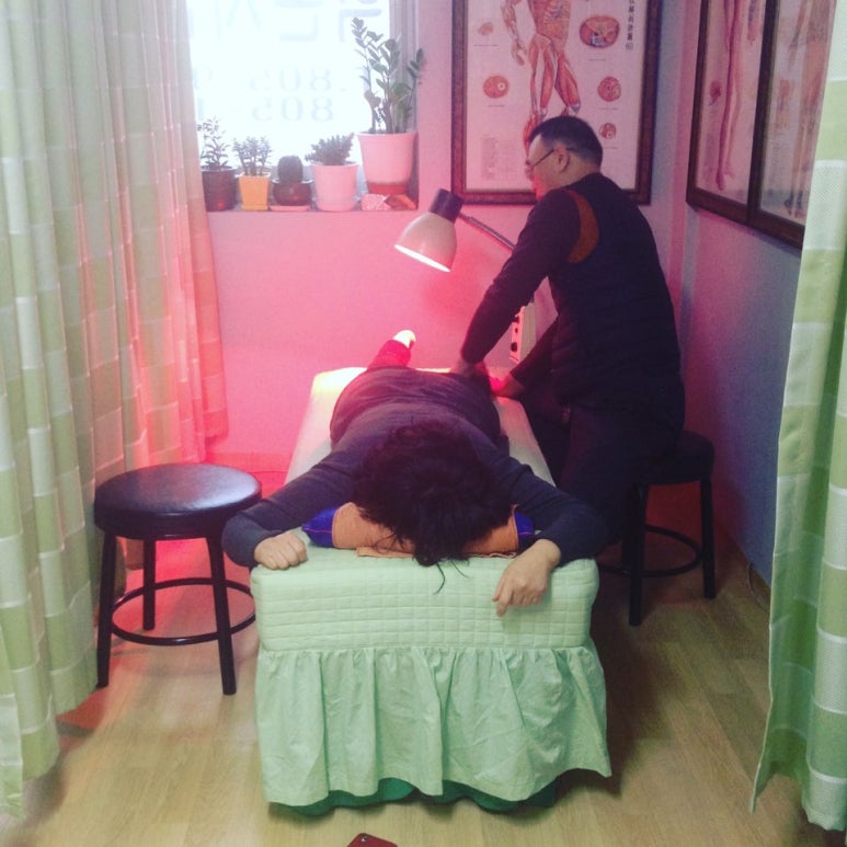 척추지압교정원 이미지