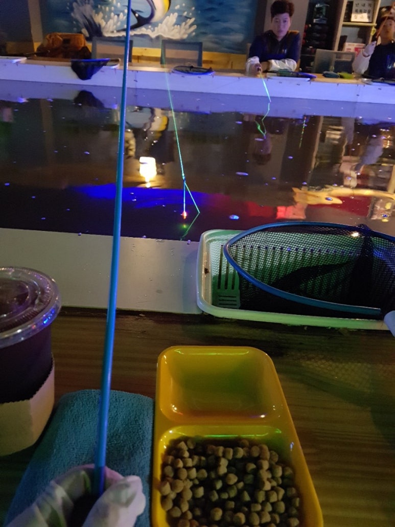 또와또실내낚시카페 이미지