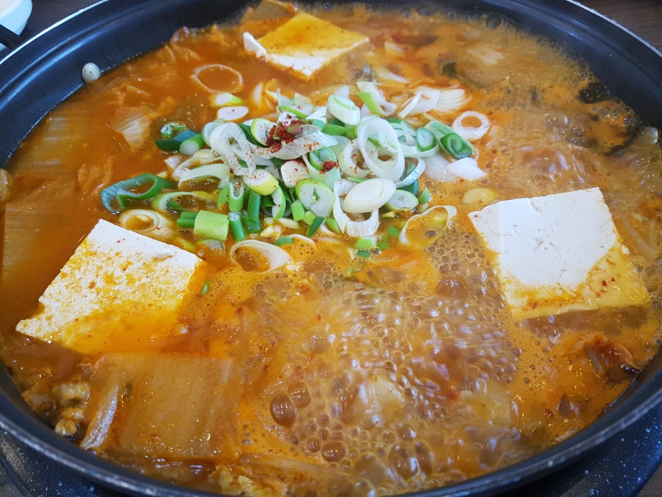 울엄마 김치찌개 이미지