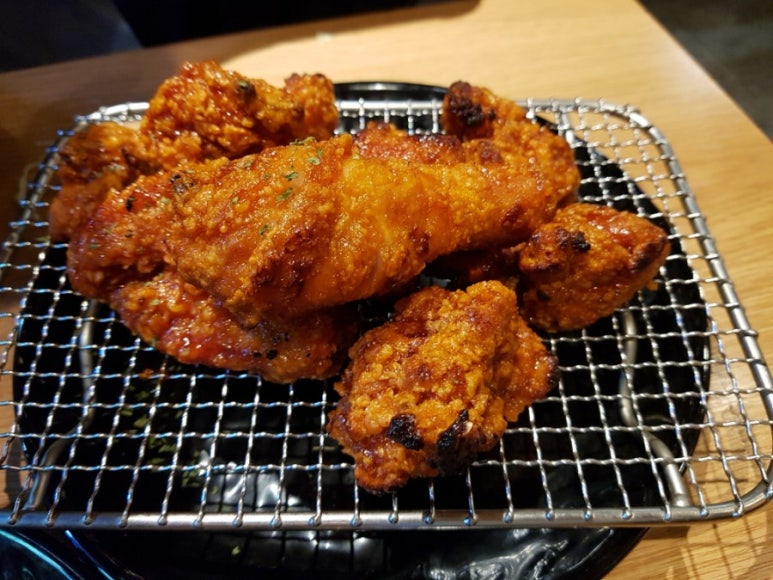 꾸치킨 이미지