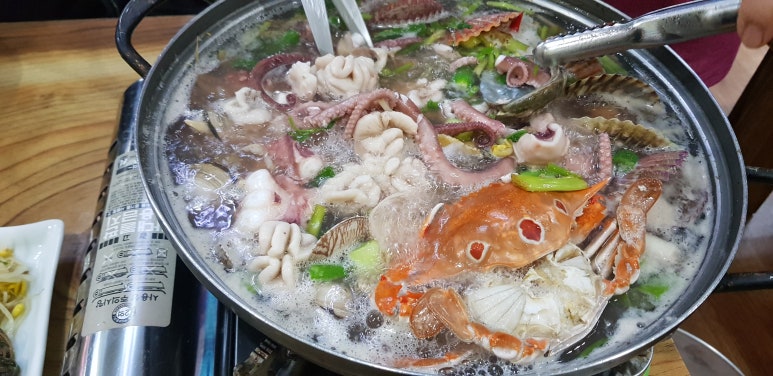 산청뽕잎해물칼국수 이미지