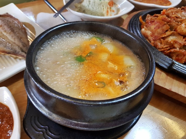 홍원쌈밥 이미지