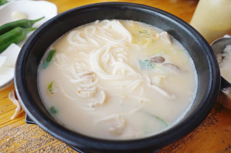 토함돼지국밥 이미지