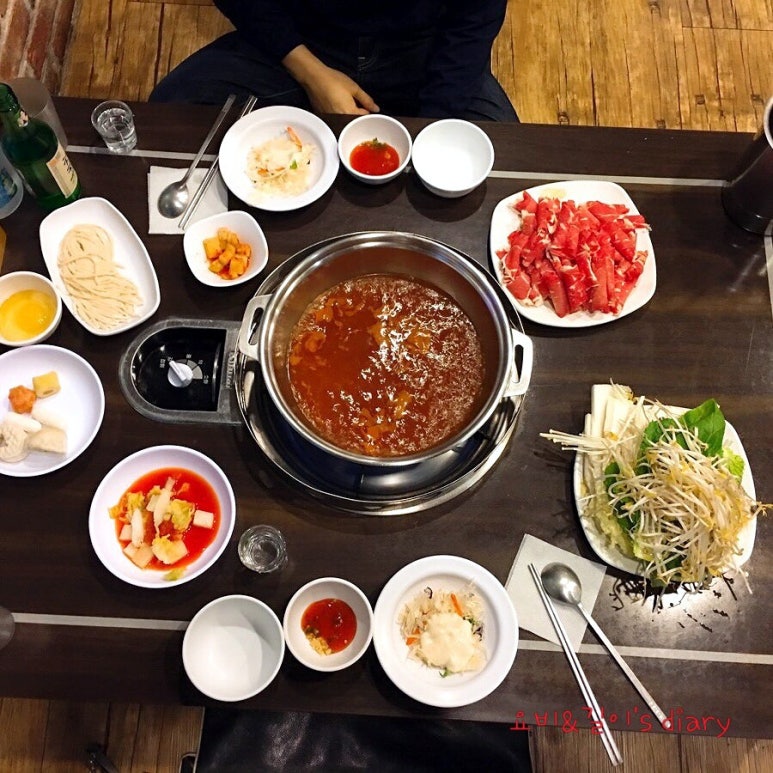 샤르르손칼국수 이미지