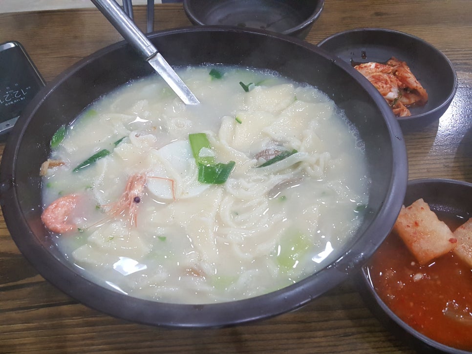 감자바위골칼국수 이미지