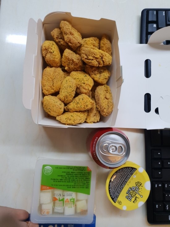 B.H.C 치킨 이미지