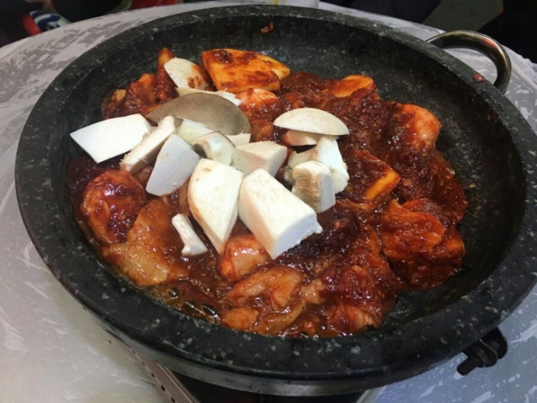 멕코이치킨 이미지